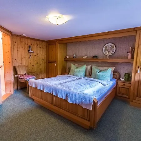 Haus Erika 게스트하우스 4*