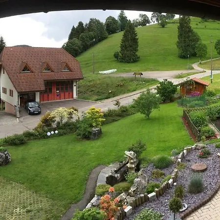 ゲストハウス Haus Erika ヴィーデン